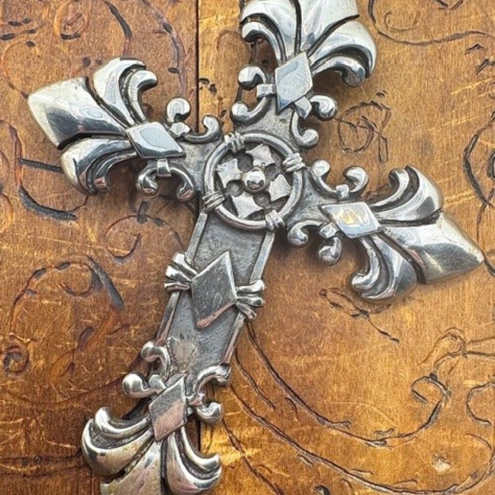 CRAZY PIG DESIGNS X large Classic Cross Pendant New w/Box Rare